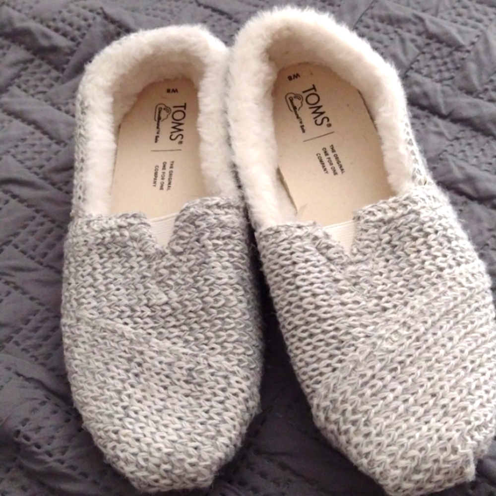 Toms slide ons with comfy fuzzy liner!